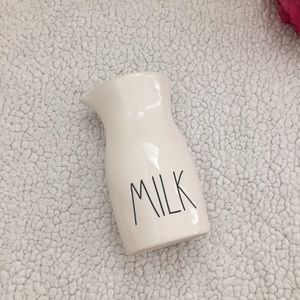 🦄 Rae Dunn Milk Carafe
